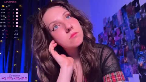 Snapshot of hotarutomo chatting on 11/08/25, 12:11 Next stream 28112024 8 GMT 3 online show from 11/08/25, 12:11