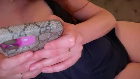 Snapshot of hotasember chatting on 12/05/25, 05:05 Ember online show from 12/05/25, 05:05