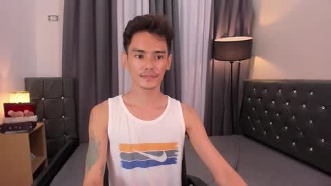 Snapshot of hotasiankenn chatting on 12/14/25, 12:43 Kenny online show from 12/14/25, 12:43