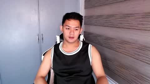 Snapshot of hotastonishingethan chatting on 02/17/25, 12:43 ETHAN online show from 02/17/25, 12:43