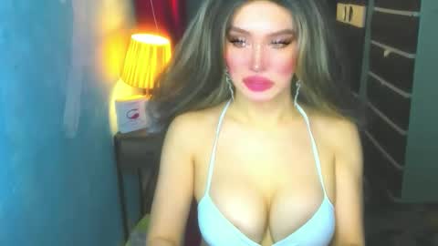 Snapshot of hotbabe_tanya chatting on 04/21/26, 02:04 T A N Y A online show from 04/21/26, 02:04