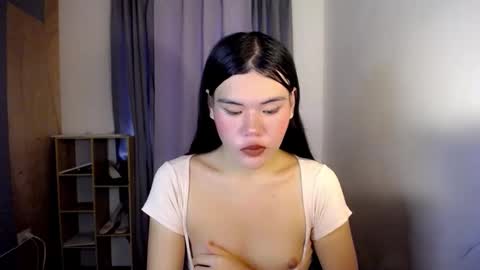 Snapshot of hotbunnyrainx chatting on 11/06/25, 02:23 rain online show from 11/06/25, 02:23