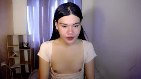 Snapshot of hotbunnyrainx chatting on 11/26/25, 01:39 rain online show from 11/26/25, 01:39