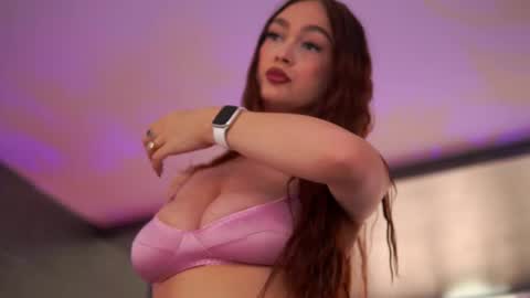 Anais online show from 10/13/25, 09:20