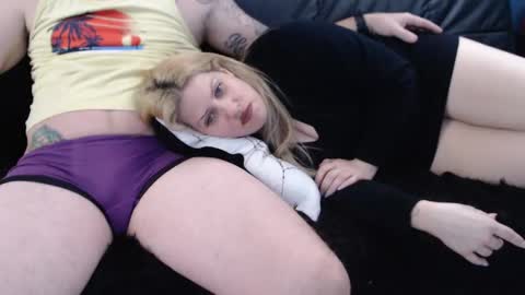 Snapshot of hotcancpl chatting on 02/02/25, 04:54 Alex Bella online show from 02/02/25, 04:54