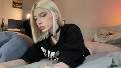 hotchubently online show from 09/26/25, 10:41