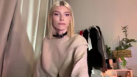 hotchubently online show from 10/17/25, 03:25