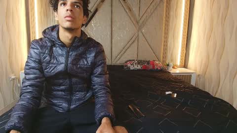 hotcouple_222 online show from 04/04/26, 07:17