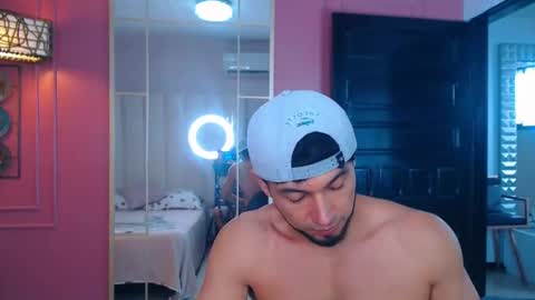 Snapshot of hotcrew_ chatting on 07/20/26, 01:57 Hussain aaron and Ekko online show from 07/20/26, 01:57