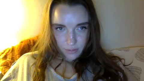 Snapshot of hoteffy chatting on 11/17/25, 10:37 effy online show from 11/17/25, 10:37