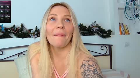 Anna 23   Archie 25  online show from 01/23/25, 08:36