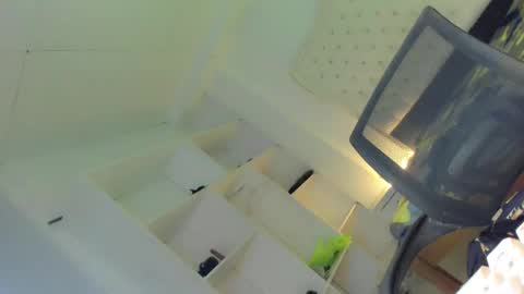 Snapshot of hotfalling_angel1 chatting on 02/12/25, 06:40 Angel online show from 02/12/25, 06:40