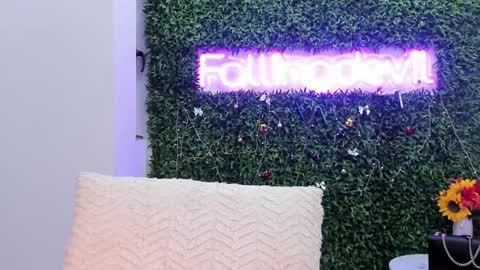 Snapshot of hotfallingdevil chatting on 12/22/25, 06:10 hotfallingdevil online show from 12/22/25, 06:10