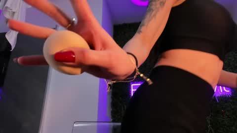 Snapshot of hotfallingdevil chatting on 02/02/26, 05:39 hotfallingdevil online show from 02/02/26, 05:39