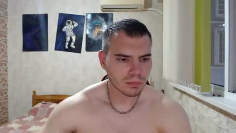 Snapshot of hotfitbboy_2001 chatting on 07/12/26, 05:59 Alex online show from 07/12/26, 05:59