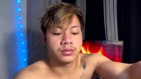 Snapshot of hotfucker_drei chatting on 11/16/25, 08:36 hotfucker_drei online show from 11/16/25, 08:36