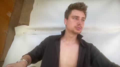 Snapshot of hotgentleman_3003 chatting on 06/29/26, 10:15 William online show from 06/29/26, 10:15