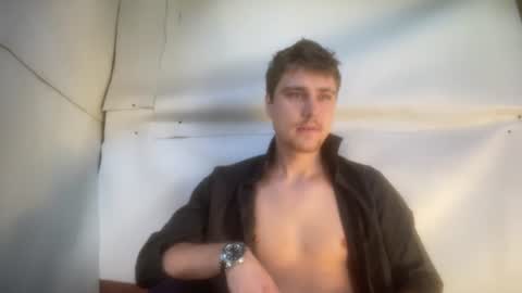 Snapshot of hotgentleman_3003 chatting on 07/12/26, 07:54 William online show from 07/12/26, 07:54