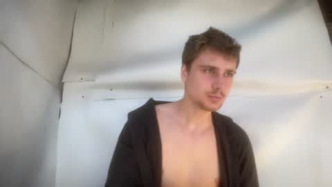 Snapshot of hotgentleman_3003 chatting on 07/14/26, 10:21 William online show from 07/14/26, 10:21
