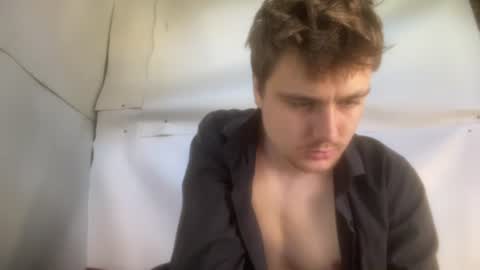 Snapshot of hotgentleman_3003 chatting on 07/18/26, 07:01 William online show from 07/18/26, 07:01