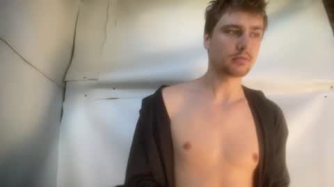 Snapshot of hotgentleman_3003 chatting on 07/25/26, 07:39 William online show from 07/25/26, 07:39