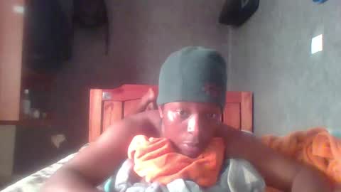 Snapshot of hotguyy001 chatting on 02/16/25, 11:49 hotguyy001 online show from 02/16/25, 11:49