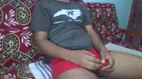 hotguyy001 online show from 02/05/26, 02:38