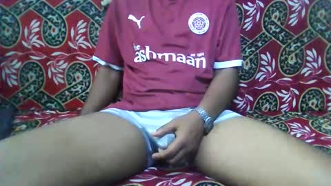 hotguyy001 online show from 06/01/26, 05:09