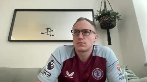 Snapshot of hotholby86 chatting on 12/26/24, 01:32 hotholby86 online show from 12/26/24, 01:32