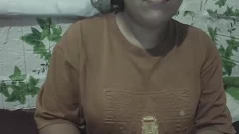 hotiemorenagurl18 online show from 04/10/26, 01:05