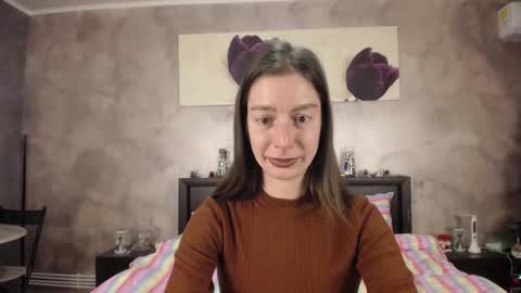 Snapshot of hotilia18 chatting on 12/15/25, 04:00 Lia online show from 12/15/25, 04:00