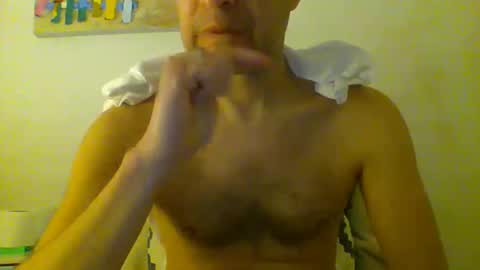hottitan  twitter Marianoshcam online show from 10/20/25, 08:42