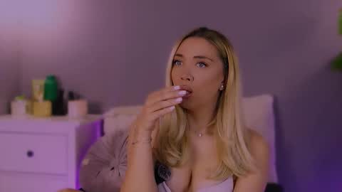 Maria online show from 12/03/25, 07:27