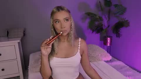 Maria online show from 06/15/26, 04:47