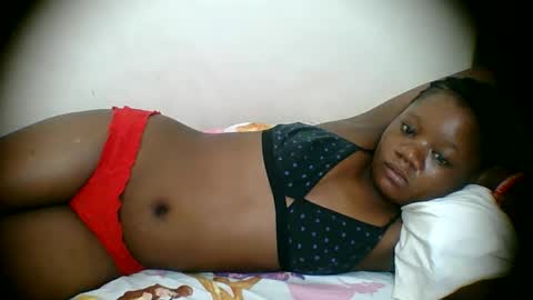 Snapshot of hotjeylee chatting on 04/20/26, 10:44 LOYCE online show from 04/20/26, 10:44
