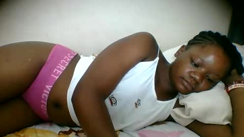 Snapshot of hotjeylee chatting on 04/23/26, 07:16 LOYCE online show from 04/23/26, 07:16