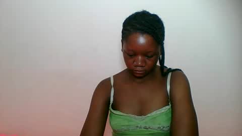 Snapshot of hotjeylee chatting on 04/27/26, 12:41 LOYCE online show from 04/27/26, 12:41