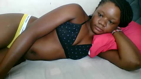 Snapshot of hotjeylee chatting on 05/26/26, 07:43 LOYCE online show from 05/26/26, 07:43