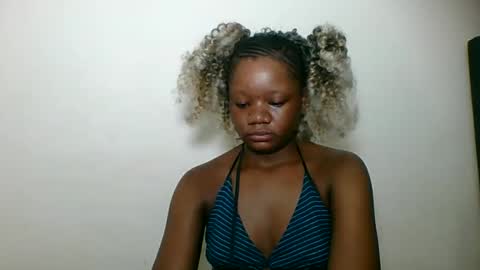 Snapshot of hotjeylee chatting on 06/01/26, 12:45 LOYCE online show from 06/01/26, 12:45