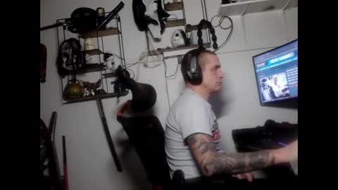 Snapshot of hotkinkytat chatting on 01/31/25, 02:37 hotkinkytat online show from 01/31/25, 02:37