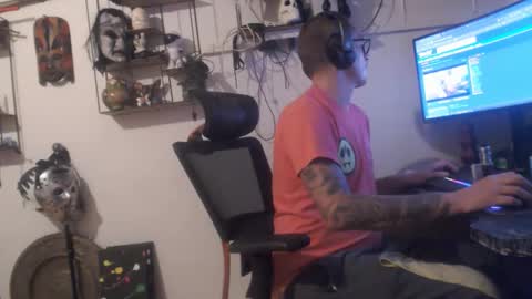 Snapshot of hotkinkytat chatting on 11/07/25, 12:32 hotkinkytat online show from 11/07/25, 12:32