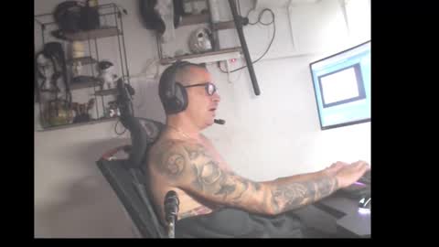 hotkinkytat online show from 04/16/26, 11:00