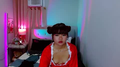 Snapshot of hotlayla_ chatting on 12/14/24, 01:38 Layla online show from 12/14/24, 01:38