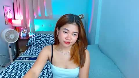 Snapshot of hotlayla_ chatting on 01/20/25, 12:28 Layla online show from 01/20/25, 12:28