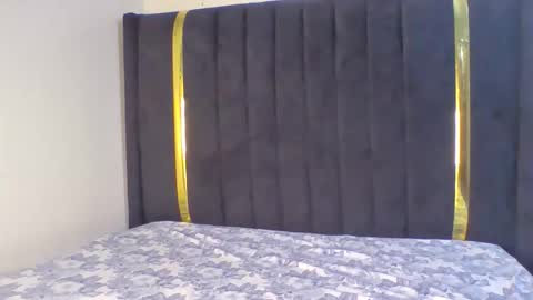 hotleen997564 online show from 02/04/26, 09:48