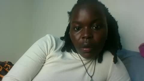 Snapshot of hotlina01 chatting on 02/21/26, 02:18 hotlina01 online show from 02/21/26, 02:18