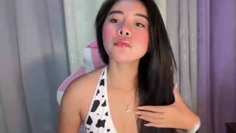 Snapshot of hotloveaxx chatting on 11/07/25, 02:55 Vea online show from 11/07/25, 02:55