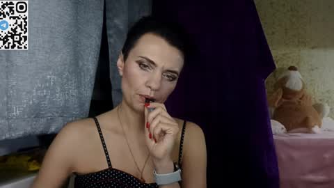 hotmamaqueen234 online show from 03/27/26, 10:09