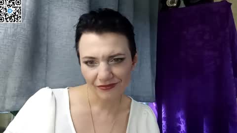 hotmamaqueen234 online show from 04/19/26, 01:10