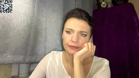 hotmamaqueen234 online show from 05/25/26, 09:10
